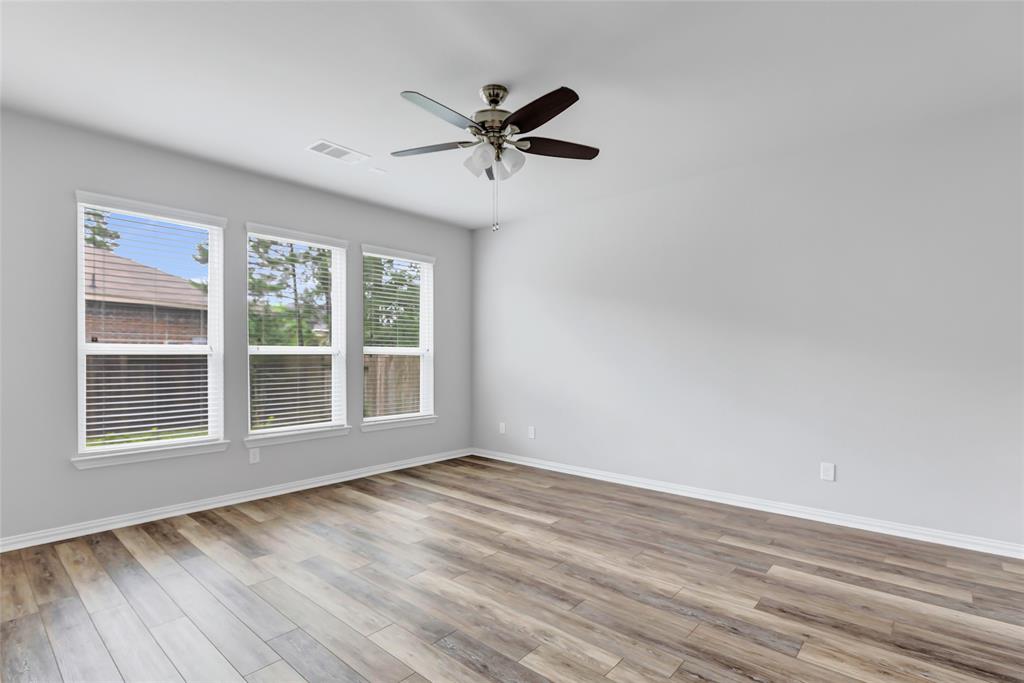 30510 Legend Oaks CT Magnolia TX 77355 Jessyca Palacios REALTOR Red Hawk Property Team powered by JLA Realty Large Master Bedroom 30510 Legend Oaks CT Magnolia TX 77355 Jessyca Palacios REALTOR Red Hawk Property Team powered by JLA Realty Large Master Bedroom