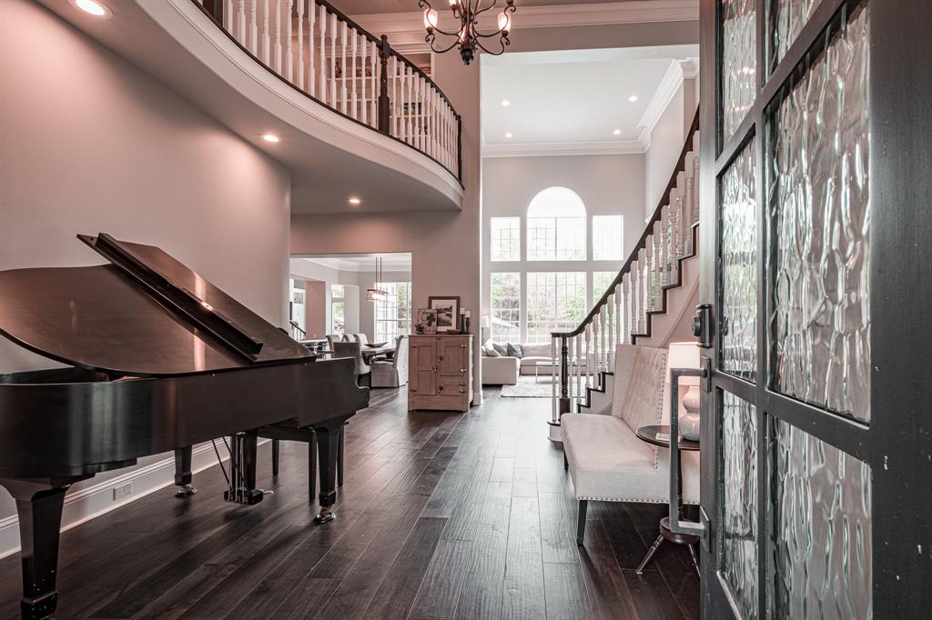 6118 Soaring Pine Court Kingwood TX 77345 Kings Point Village Schedule Private Showing with Red Hawk Property Team brokered by JLA Realty Entry Way 6118 Soaring Pine Court Kingwood TX 77345 Kings Point Village Schedule Private Showing with Red Hawk Property Team brokered by JLA Realty Entry Way