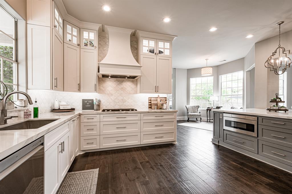 6118 Soaring Pine Court Kingwood TX 77345 Kings Point Village Schedule Private Showing with Red Hawk Property Team brokered by JLA Realty Kitchen 2 6118 Soaring Pine Court Kingwood TX 77345 Kings Point Village Schedule Private Showing with Red Hawk Property Team brokered by JLA Realty Kitchen 2