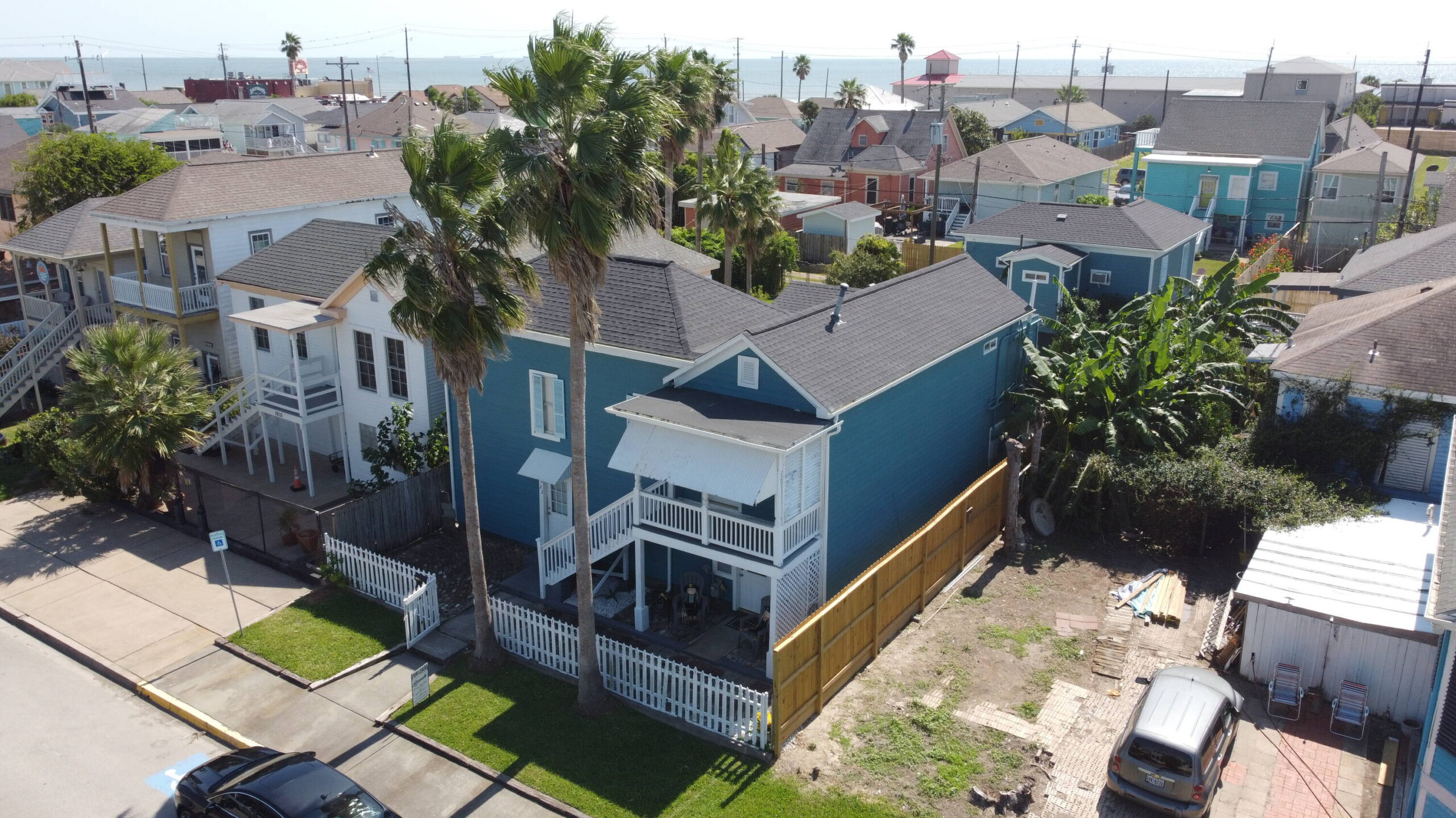 Galveston Texas Multifamily 4-Plex Near Seawall on East End near The Strand Restaurant Beach and More Galveston Texas Multifamily 4-Plex Near Seawall on East End near The Strand Restaurant Beach and More