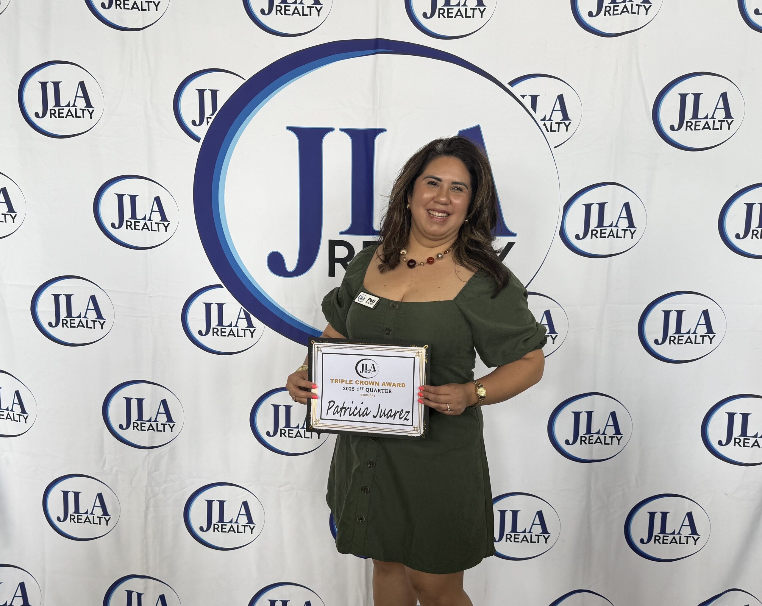 Raquel Sanchez and Pati Juarez at the JLA Realty Quarterly Awards Luncheon at Raffa's in Kingwood,, Texas. Pati Juarez recognized Triple Crown Award winner for closing 3 transactions in a month. Raquel Sanchez and Pati Juarez at the JLA Realty Quarterly Awards Luncheon at Raffa's in Kingwood,, Texas. Pati Juarez recognized Triple Crown Award winner for closing 3 transactions in a month.